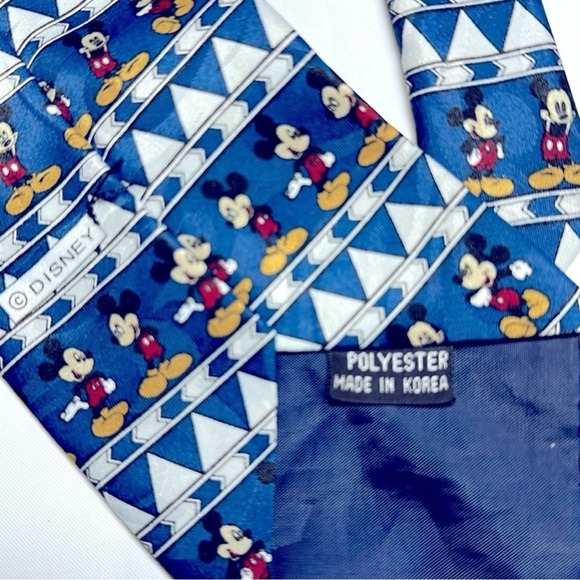 Looney Tunes Vintage looney tunes character 1994
Mickey Mouse
Winnie the Pooh - Picture 12 of 13